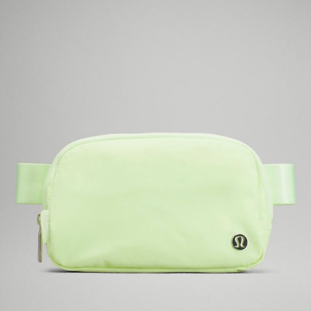 Lululemon Everywhere Belt Bag